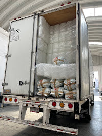 Trailer con 3500 Enavases de plastico tipo bidon de 20 litros, Extra ligero, super resistente