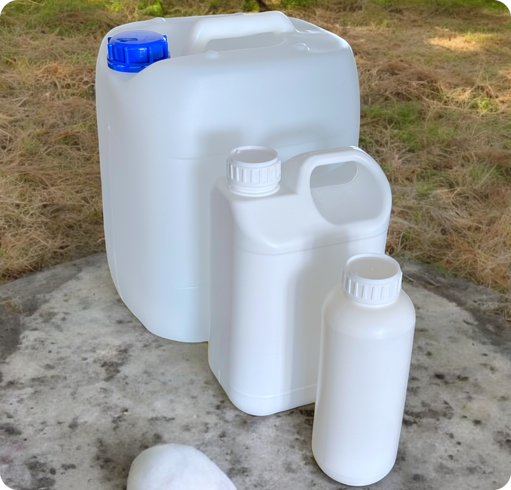 Paquete con 28 pzs de 5 litros plastic Jerry Can