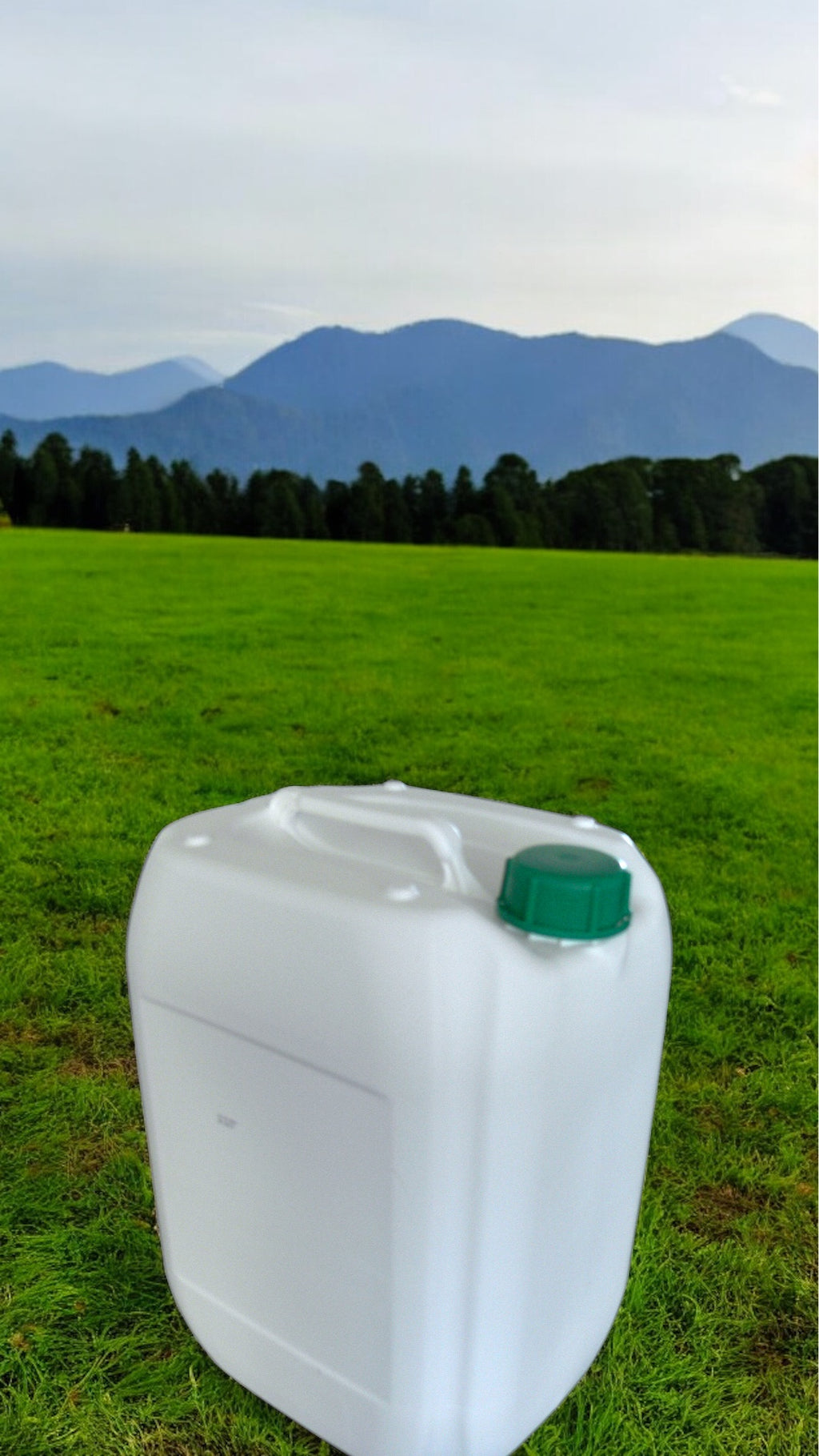 Trailer con 3500 Enavases de plastico tipo bidon de 20 litros, Extra ligero, super resistente